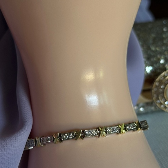 18K Gold Plated Bracelet - Picture 3 of 5